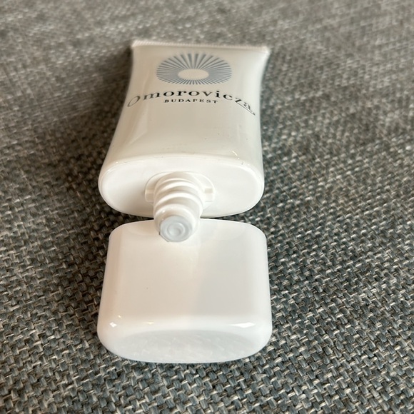 Omorovicza cleansing foam - Picture 4 of 5